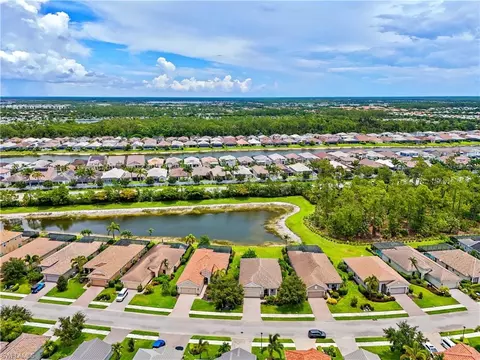View/Area - 3571 Canopy Cir, Naples, FL 34120 photo 2 of 4