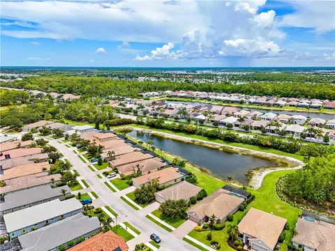 View/Area - 3571 Canopy Cir, Naples, FL 34120 photo 3 of 4