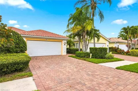 8141 Xenia Ln, Naples, FL 34114