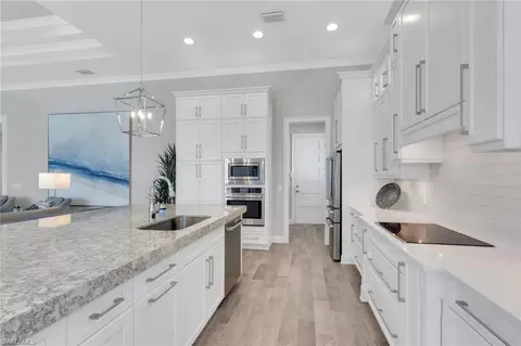 Kitchen - 5955 Barthelemy Ave, Naples, FL 34113 photo 2 of 4