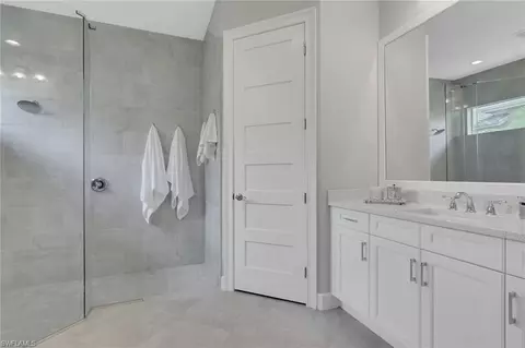 Bath - 5955 Barthelemy Ave, Naples, FL 34113 photo 2 of 4