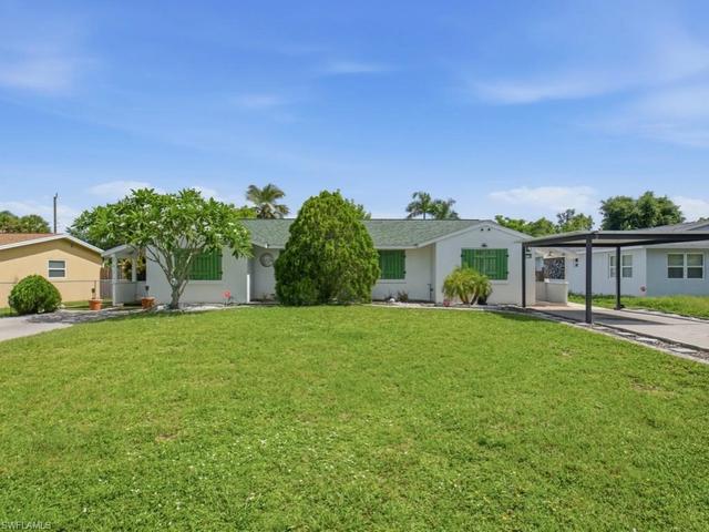 3577 Hibiscus Ave, Naples, FL 34104