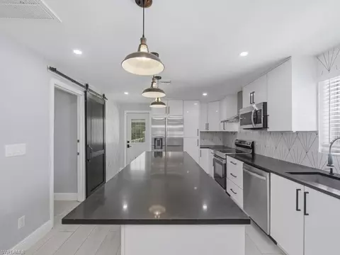 3577 Hibiscus Ave, Naples, FL 34104 photo 4