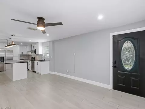 3577 Hibiscus Ave, Naples, FL 34104 photo 2