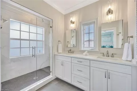 Bath - 1500 Pelican Ave, Naples, FL 34102 photo 1 of 2
