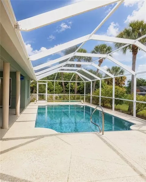 420 Glendale Ave, Lehigh Acres, FL 33936