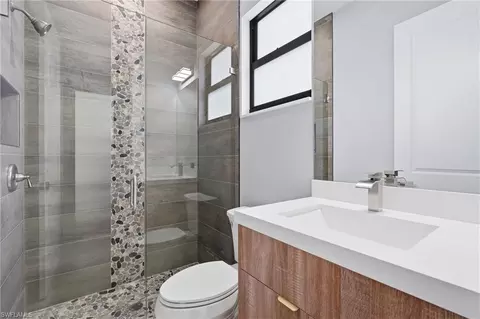 Bath - 498 Wilson Blvd S, Naples, FL 34117 photo 6 of 7