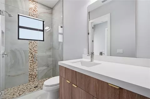 Bath - 498 Wilson Blvd S, Naples, FL 34117 photo 5 of 7