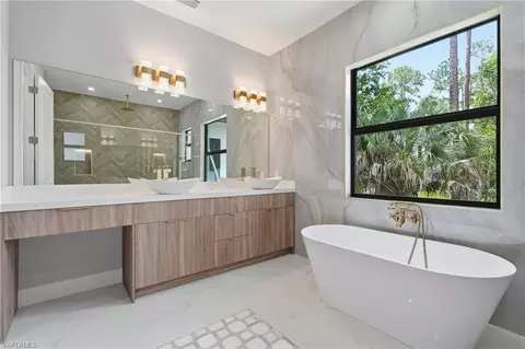 Bath - 498 Wilson Blvd S, Naples, FL 34117 photo 1 of 7