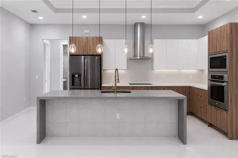 Kitchen - 498 Wilson Blvd S, Naples, FL 34117 photo 2 of 4