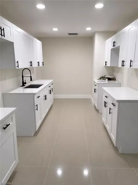 4533 Gulfstream Dr, Naples, FL 34112