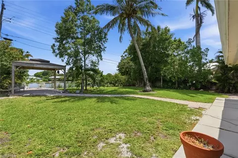 Exterior - 1316 Rordon Ave, Naples, FL 34103 photo 6 of 9