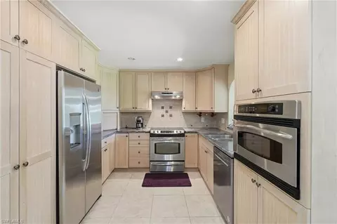 Kitchen - 1316 Rordon Ave, Naples, FL 34103 photo 4 of 4
