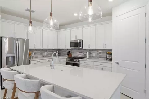 Kitchen - 18364 Ridgeline Dr, Estero, FL 33928 photo 2 of 3
