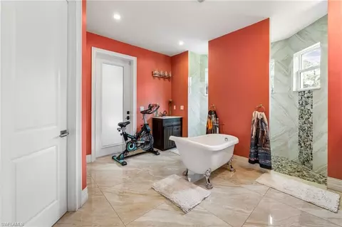 Bath - 556 6th St SE, Naples, FL 34117 photo 1 of 5