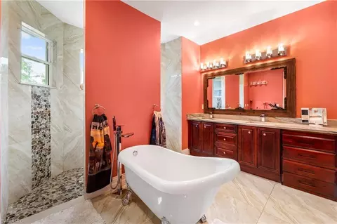 Bath - 556 6th St SE, Naples, FL 34117 photo 3 of 5