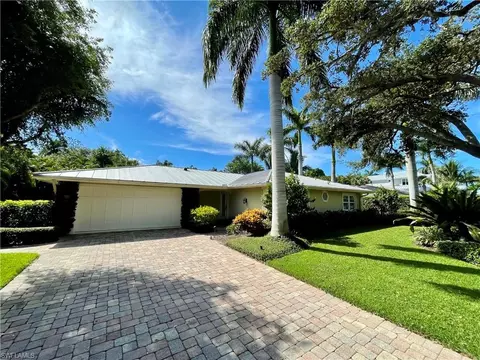 330 Putter Point Dr, Naples, FL 34103 photo 3