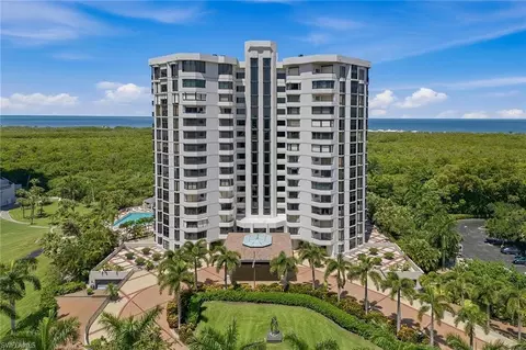 6075 Pelican Bay Blvd #C, Naples, FL 34108