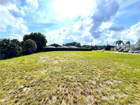 1371 Granada Blvd, Naples, FL 34103 photo 9