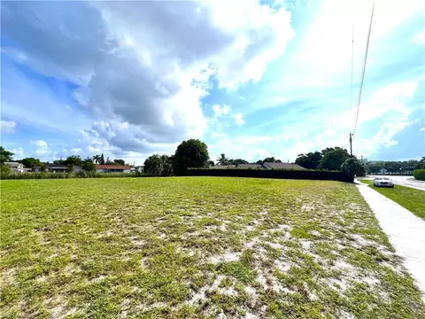 1371 Granada Blvd, Naples, FL 34103 photo 4