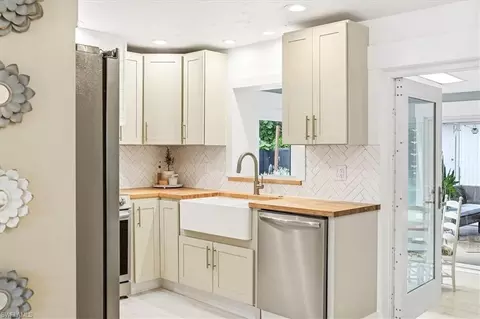 Kitchen - 3880 Estey Ave, Naples, FL 34104 photo 1 of 6