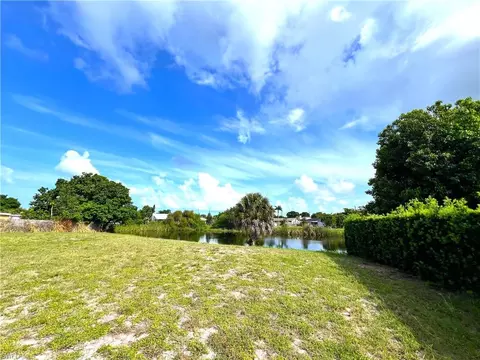 1359 Granada Blvd, Naples, FL 34103 photo 3