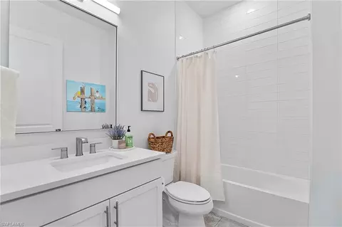 Bath - 19753 Beechcrest Pl, Estero, FL 33928 photo 4 of 5