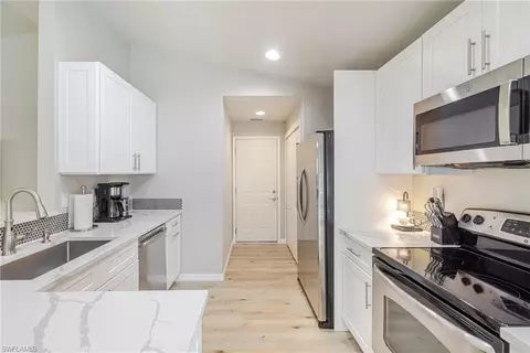 211 Palmacea Rd, Fort Myers, FL 33905