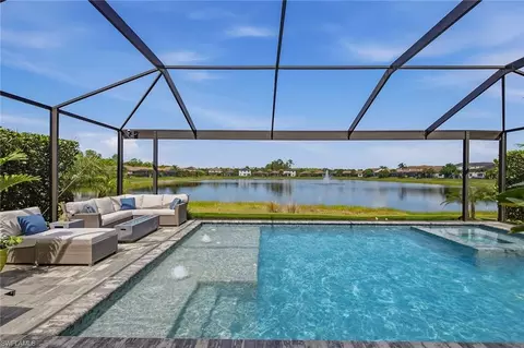 9396 Glenforest Dr, Naples, FL 34120