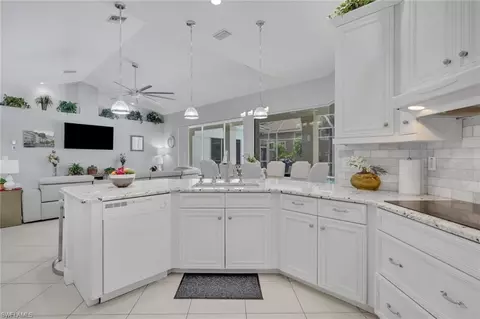 Kitchen - 516 Eagle Creek Dr, Naples, FL 34113 photo 3 of 4