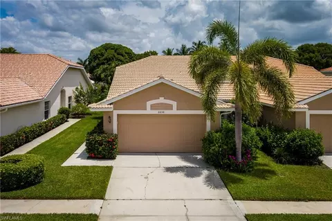 6658 Castlelawn Pl #9, Naples, FL 34113