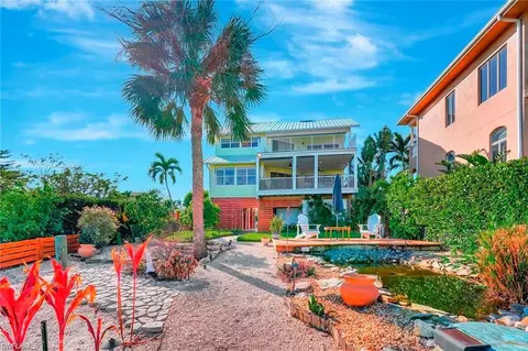 Exterior - 86 Dolphin Cir, Naples, FL 34113 photo 7 of 8