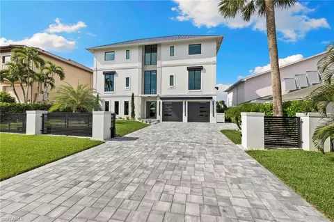 Exterior - 18 Pelican St E, Naples, FL 34113 photo 7 of 7