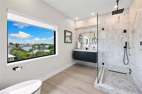Bath - 18 Pelican St E, Naples, FL 34113 photo 5 of 5