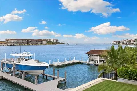 View/Area - 18 Pelican St E, Naples, FL 34113 photo 4 of 9