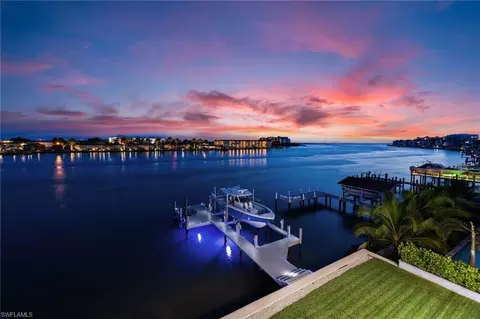 View/Area - 18 Pelican St E, Naples, FL 34113 photo 3 of 9