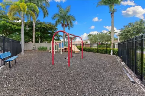 1406 Serrano Cir, Naples, FL 34105 photo 40