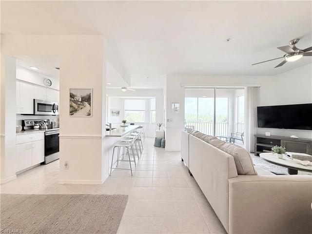 8555 Naples Heritage Dr #246, Naples, FL 34112