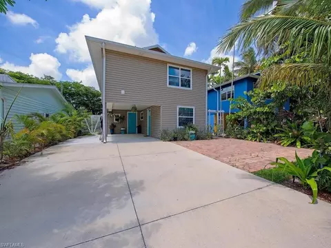 1881 Danford St, Naples, FL 34112