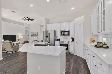 Kitchen - 6062 Divot Ct, Naples, FL 34113 photo 3 of 4