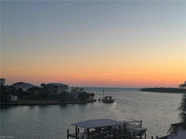 150 Tahiti Cir, Naples, FL 34113