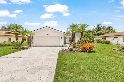 4564 Lakewood Blvd, Naples, FL 34112