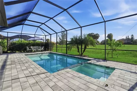 1384 Birdie Dr, Naples, FL 34120