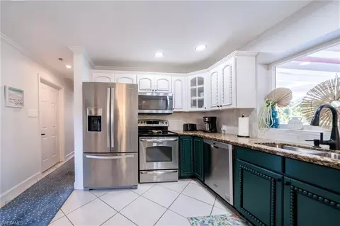 Kitchen - 59 Wickliffe Dr, Naples, FL 34110 photo 2 of 2