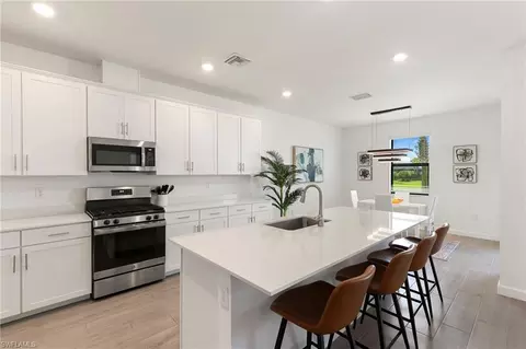 Kitchen - 20992 Napa Loop, Estero, FL 33928 photo 3 of 5