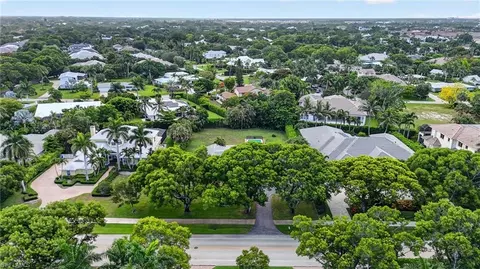 View/Area - 1608 Crayton Rd, Naples, FL 34102 photo 2 of 18