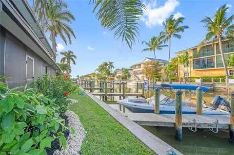 1537 Chesapeake Ave #A-4, Naples, FL 34102