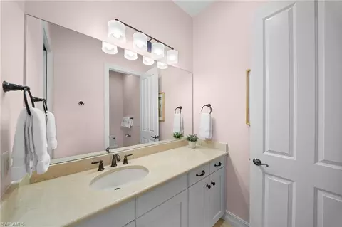 Bath - 6477 Costa Cir, Naples, FL 34113 photo 5 of 8