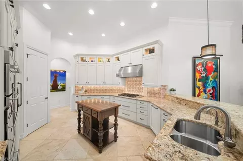 Kitchen - 6477 Costa Cir, Naples, FL 34113 photo 4 of 5