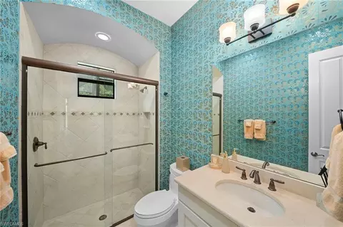 Bath - 6477 Costa Cir, Naples, FL 34113 photo 4 of 8